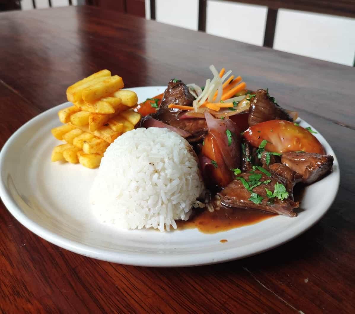 SALTEADO DE LOMO PERUANO