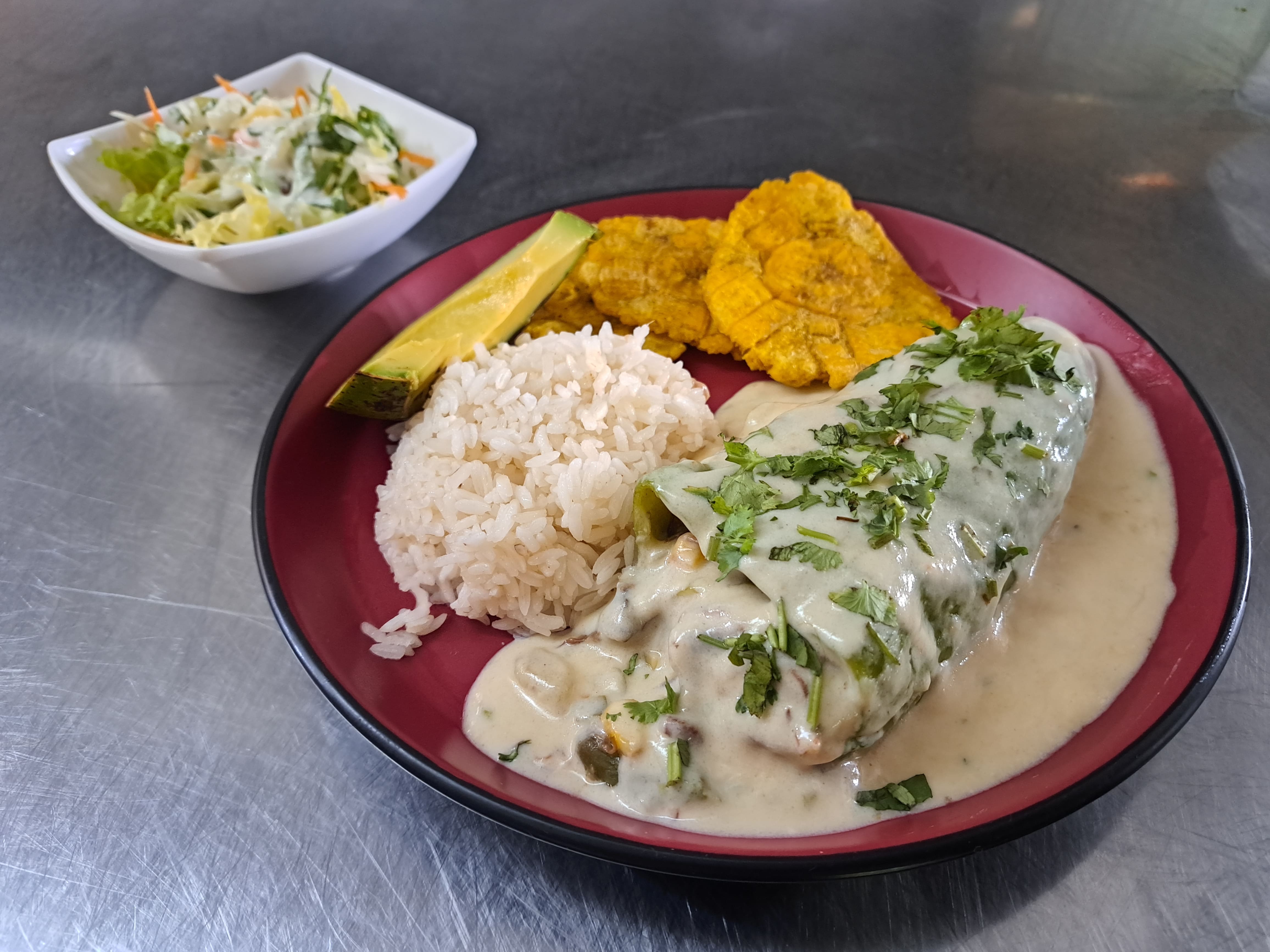 PEPINO RELLENO EN SALSA CHAMPIÑON